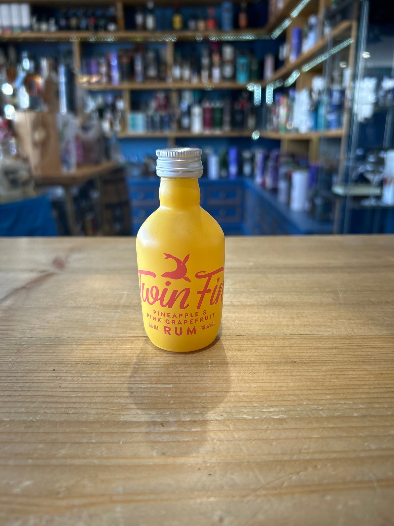 Twin Fin Pineapple and Pink Grapefruit Rum 5cl 38%