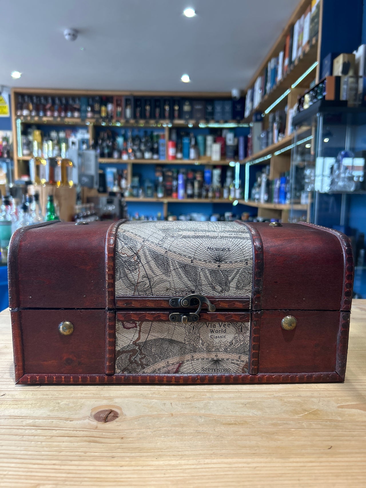 Pirates Grog Spiced Rum Treasure Chest 70cl 37.5%