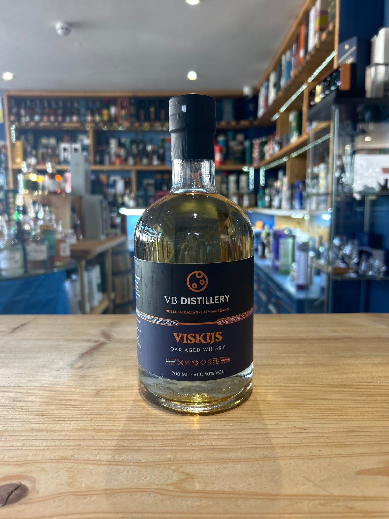 VB Distillery Oak Aged Whisky 70cl 40%