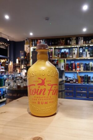 Islas Bar - Twin Fin Pineapple and Pink Grapefuit Rum 38% 2.5cl