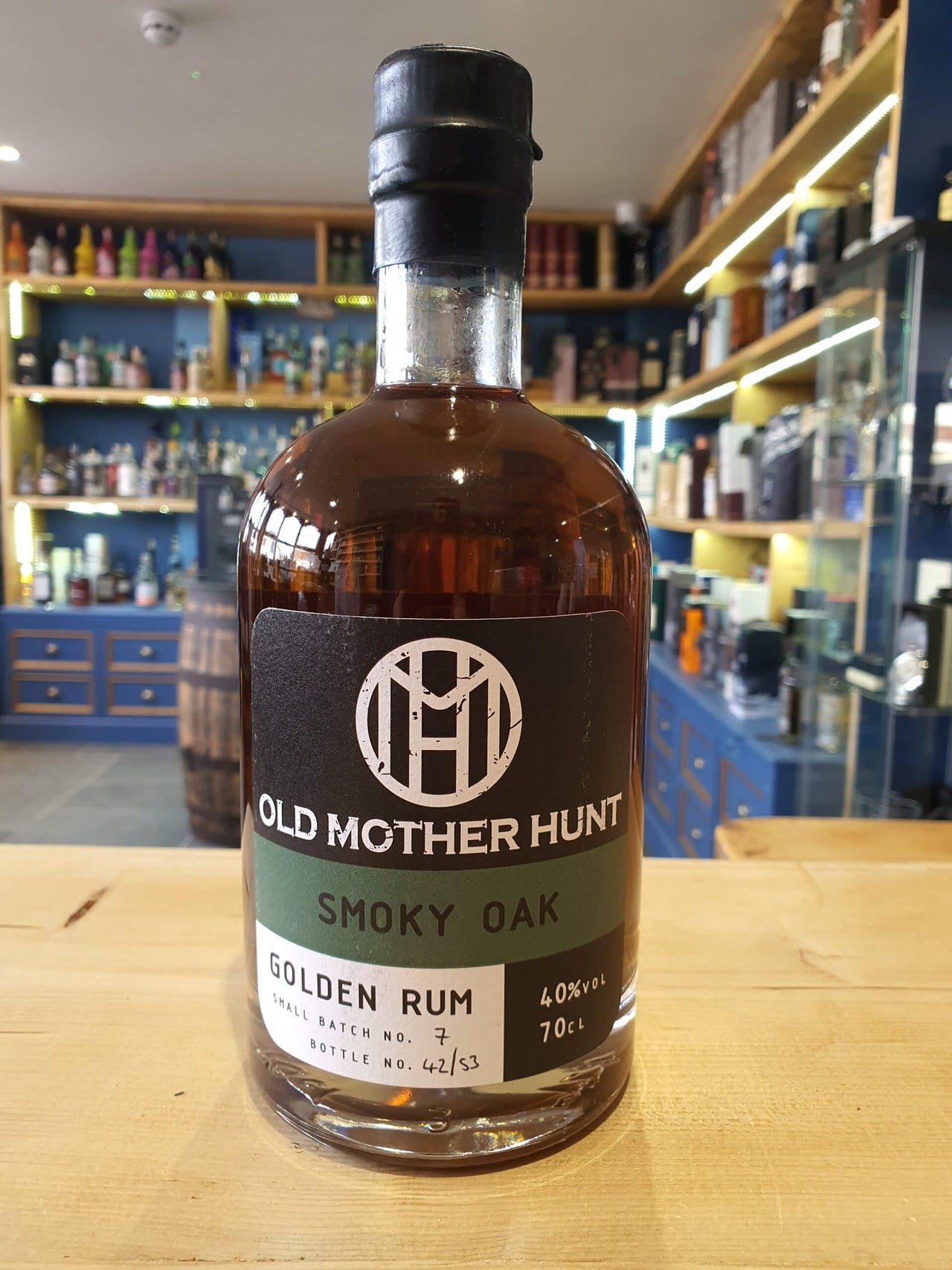 Old Mother Hunt Smoky Oak Golden Rum 70cl 40%